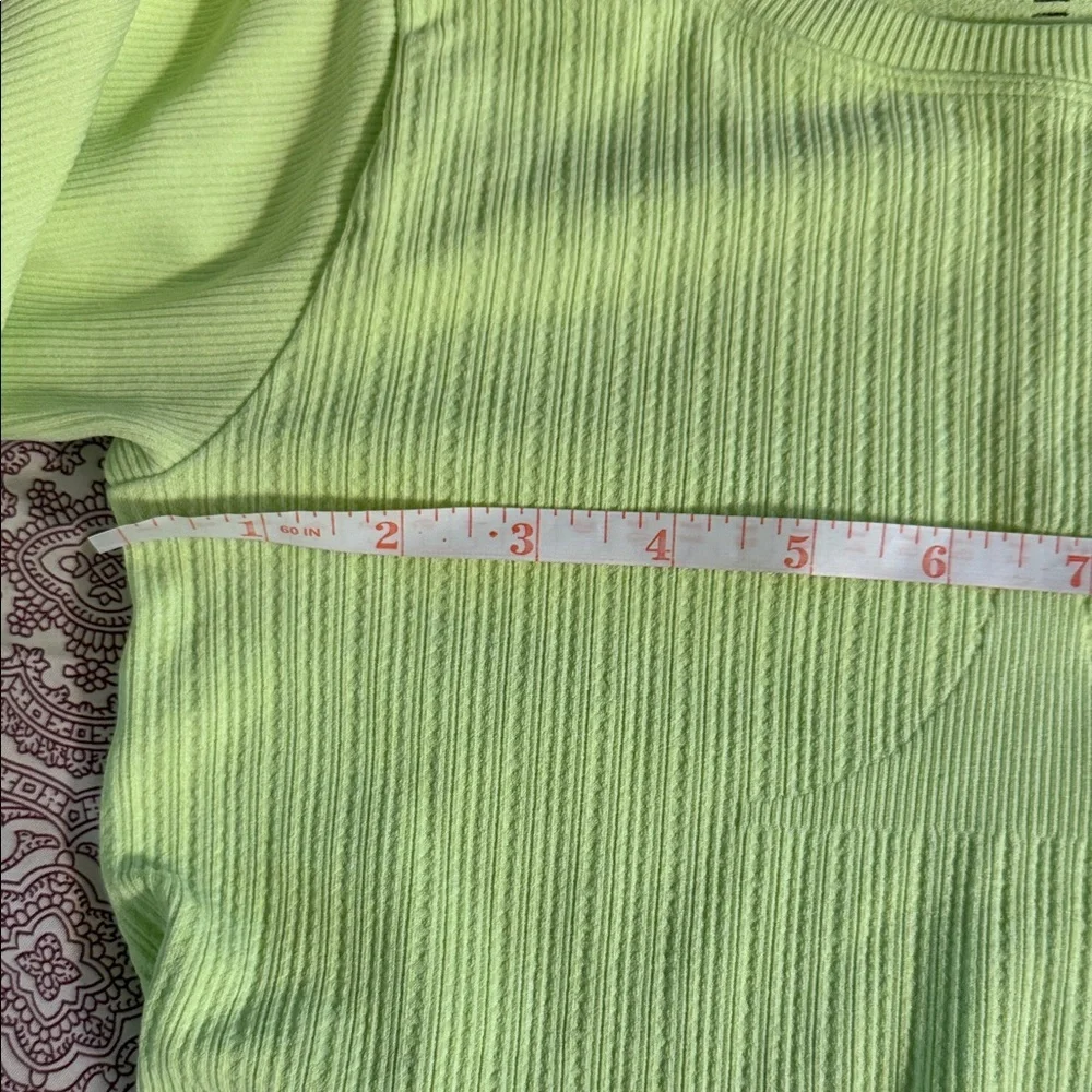 ALO Yoga Light Green Long Sleeve Blouse​